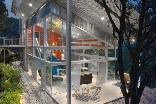 1000-glass-house-exterior-1