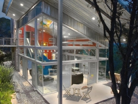 1000-glass-house-exterior-1