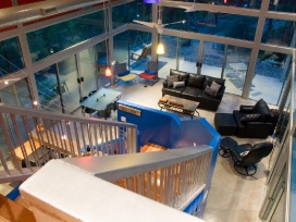 1200-glass-house-interior-2